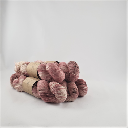 Knit by Moltrup, Quarterround Merino - Fading Rose