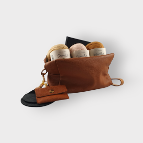 So Schjelde, Strikketaske Square