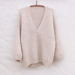 Anne Ventzel, Cardi V-Neck