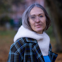 Anne Ventzel, Hilly Hood