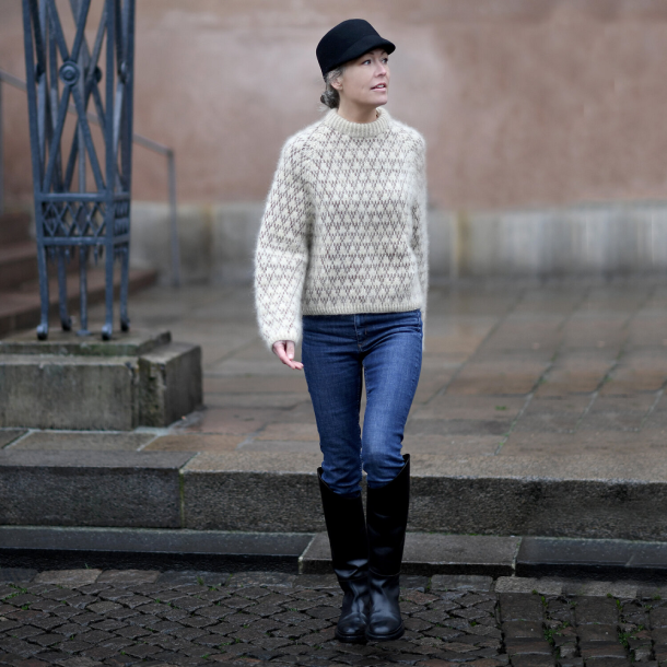 Anne Ventzel, Spot Sweater