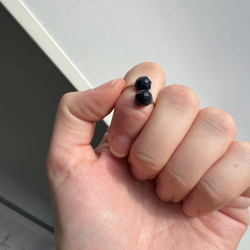 By Myr, Strikkering Adea - Dyb Bl Goldstoneperler