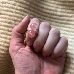 By Myr, Strikkering Yuri - Jordbrkvarts-Perler