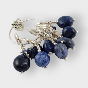 Markrshoppen, Smykkemarkrer med bl Sodalit-perler