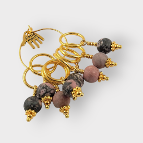 Markrshoppen, Smykkemarkrer med Frostet Rhodonit-perler