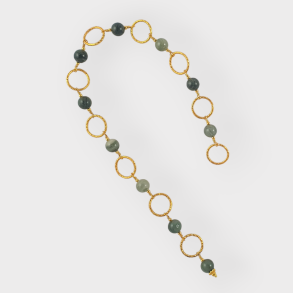 Markrshoppen, Smykke Strikkefisk med Green Grass Agat-perler