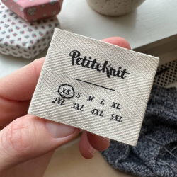 PetiteKnit Label, Strrelser kologisk