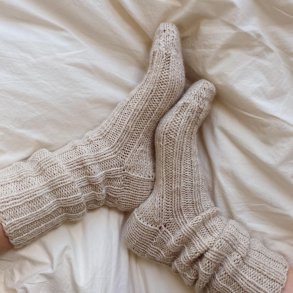 SOLA SOCKS - English knitting pattern by Anne Ventzel